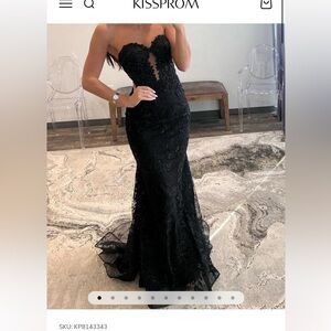 Stunning black evening gown. Terry black sweetheart lace mermaid prom type dress